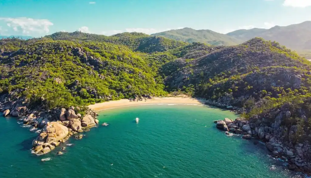 28 Day Oz East Coast Adventure | Sydney To Cairns | Intro Travel