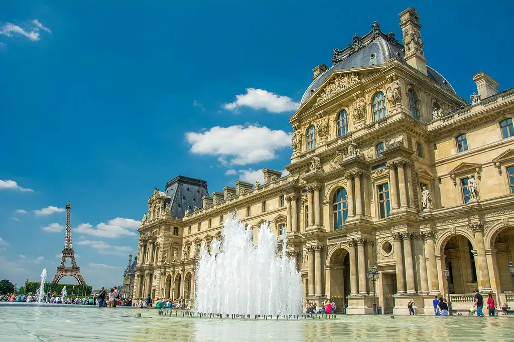 Skip-The-Line Louvre Museum And Seine River Cruise