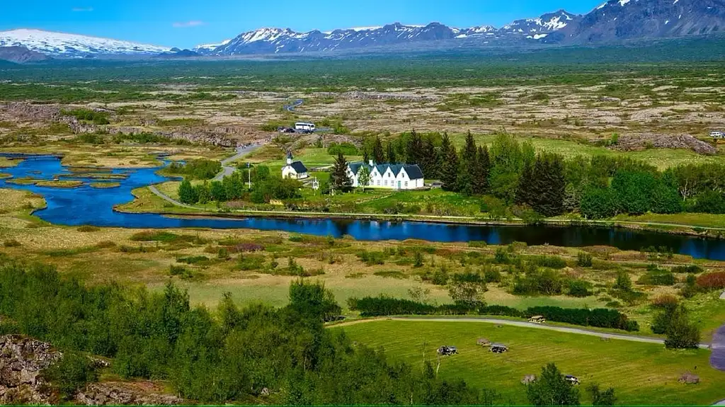 Golden Circle and Northern Lights Guided Tour from Reykjavik