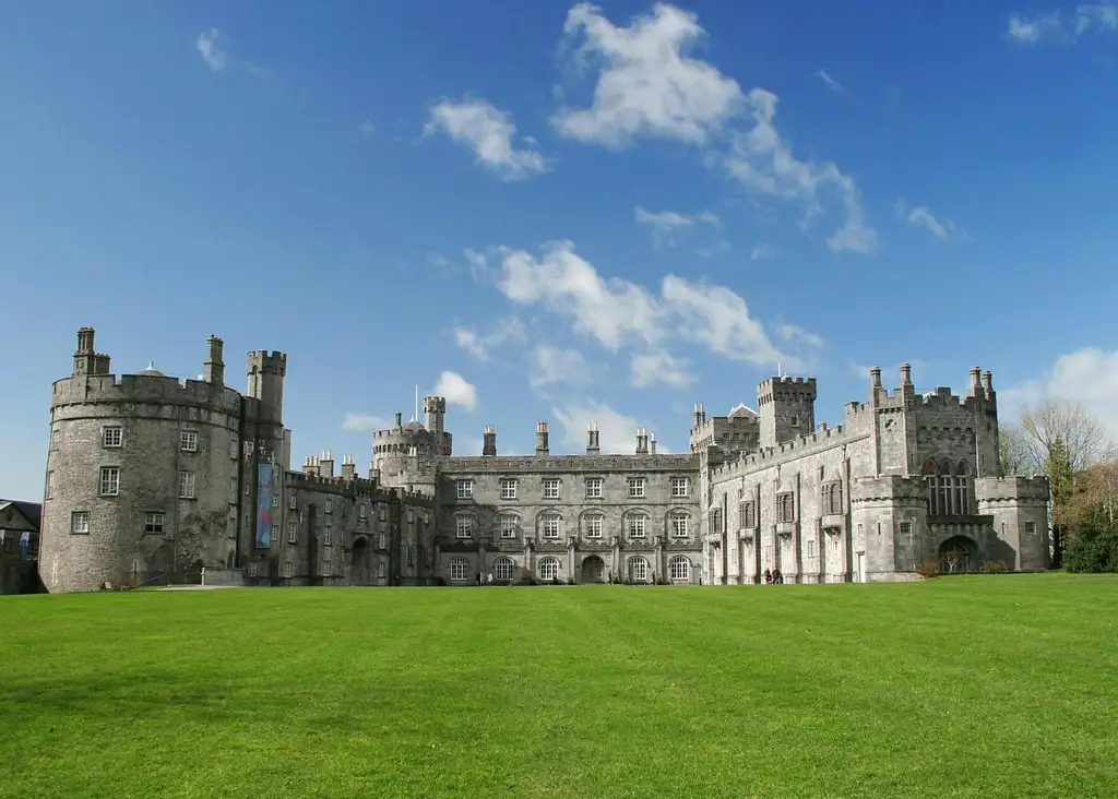 Glendalough, Wicklow And Kilkenny Day Tour