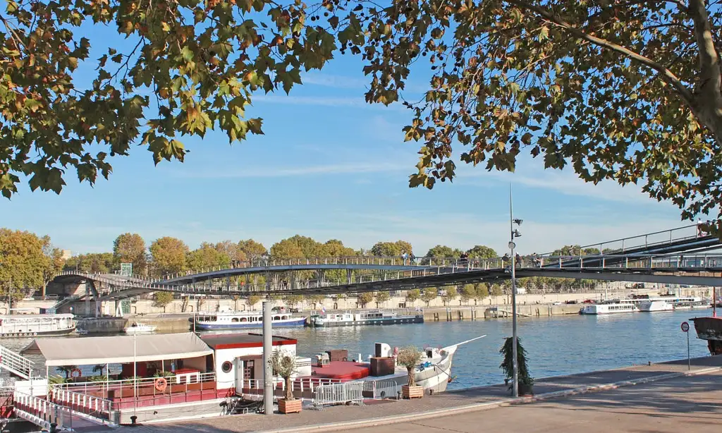 Paris: Guided Bike Tour With Food Tasting