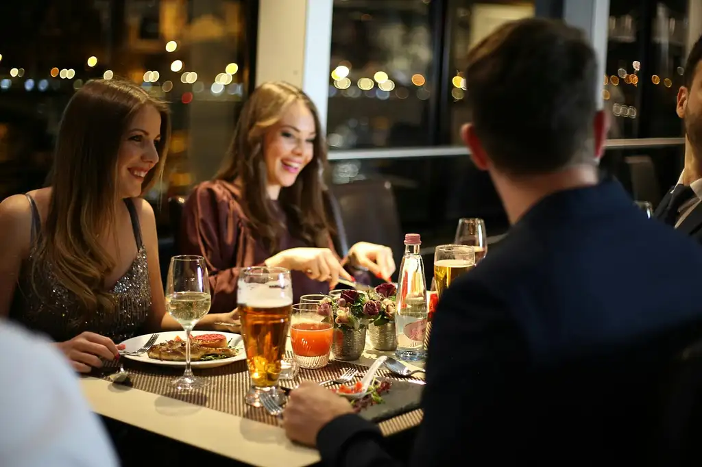 Danube River Cruise with 4-Course Dinner and Piano Battle Show