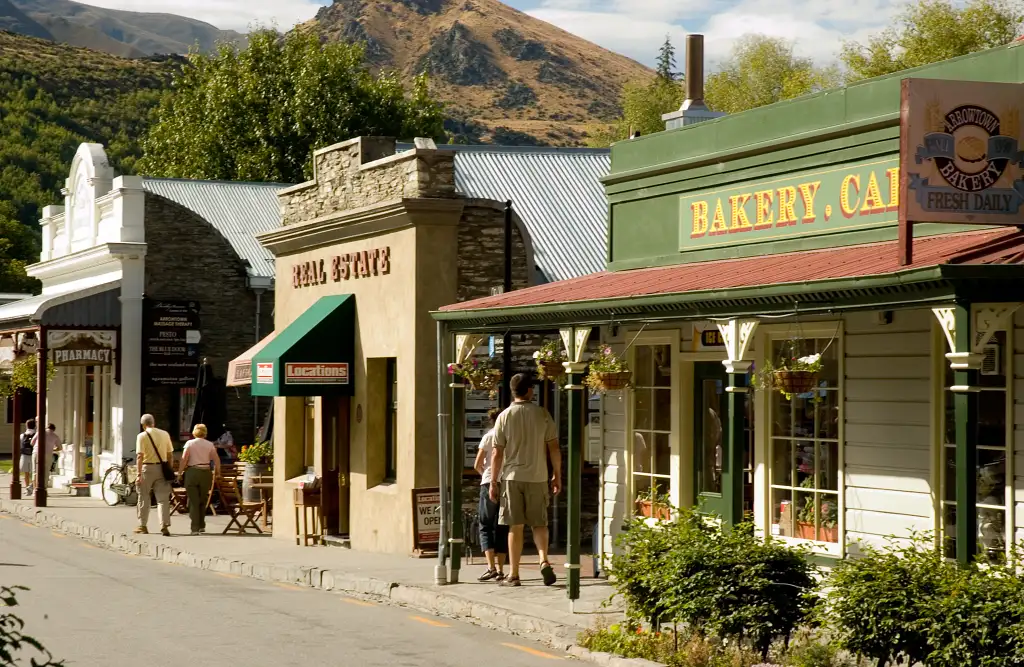 Queenstown Jet Boat & Boutique Wine Tour
