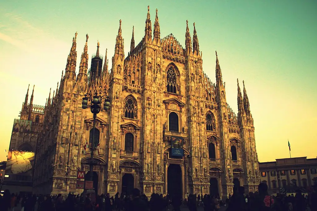 Milan by Night Walking Tour