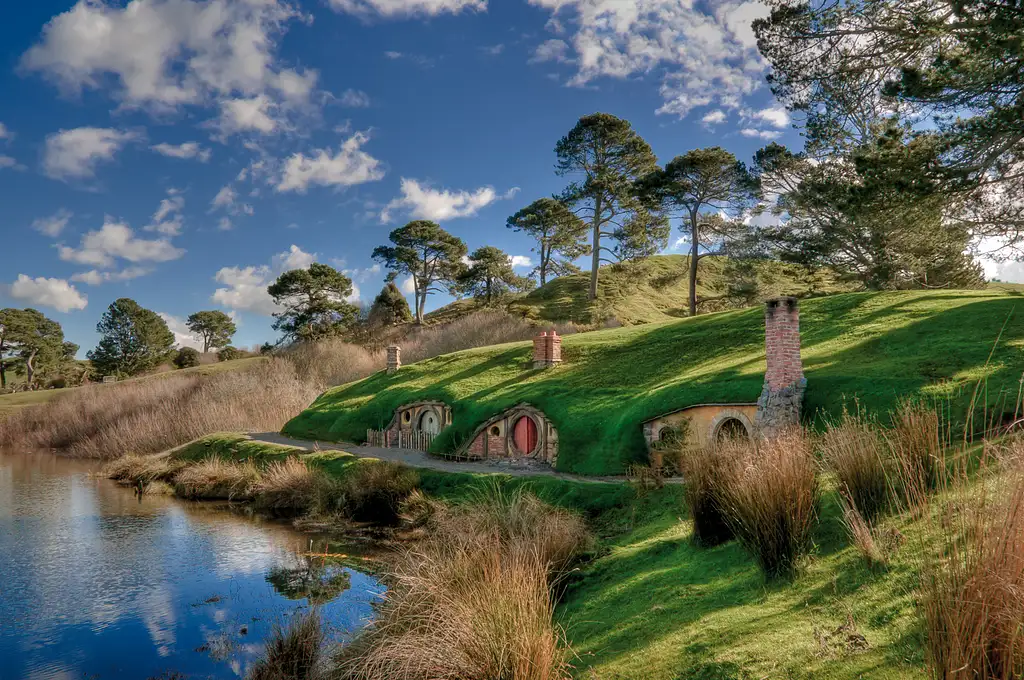 Hobbiton Express Tour with Marquee Party Lunch from Auckland