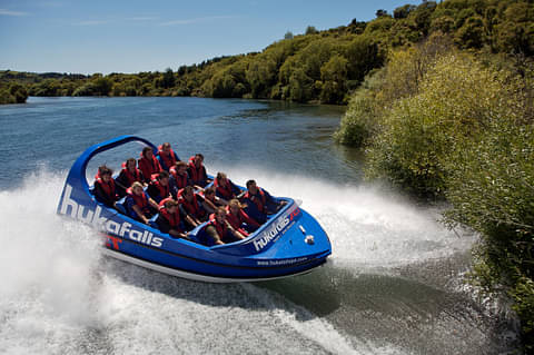 hukafalls jet boat ride taupo