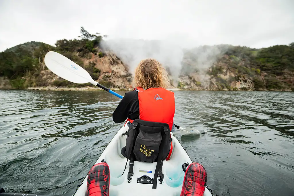 Waimangu Valley Walk and Steaming Cliffs Kayak Tour