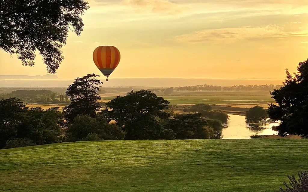 Avon Valley Hot Air Balloon Flight | With Breakfast (option with transport)