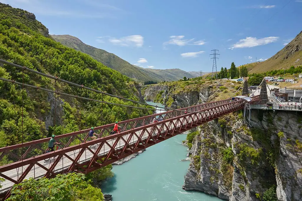 Guided Winery Tour by E-Bike | From Queenstown
