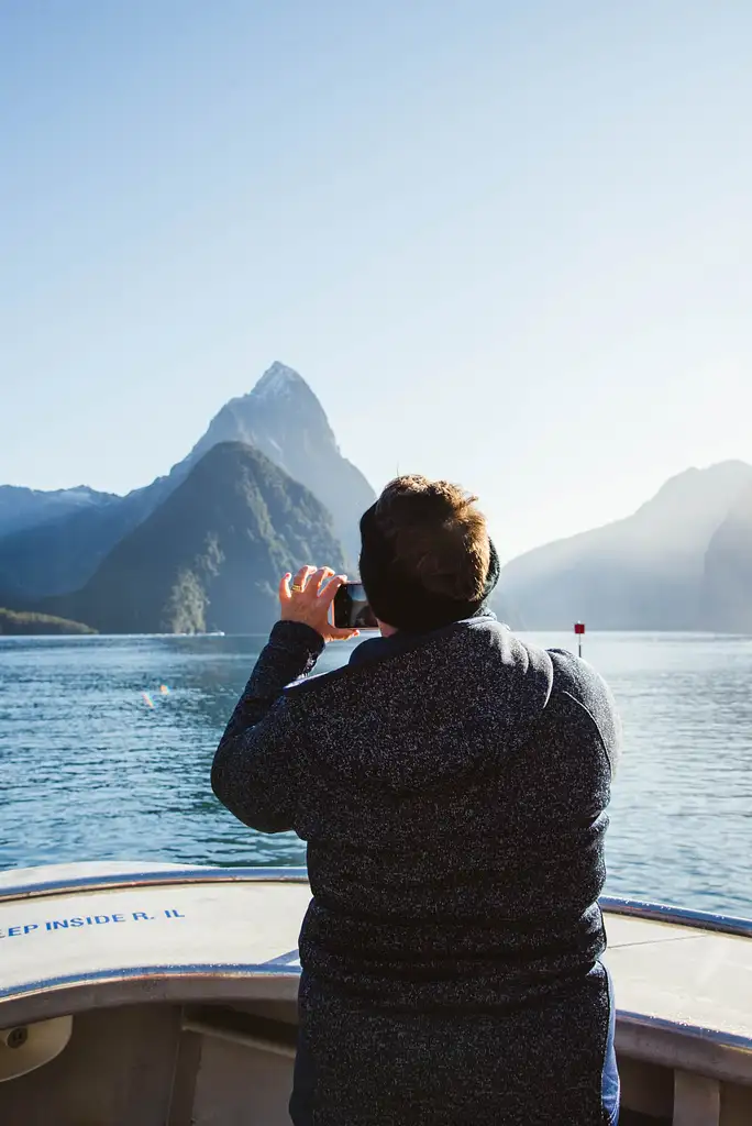 Milford Sound Glass Roof Scenic Tour with Cruise & Helicopter Flight