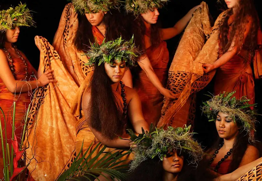 Luau Kalamaku - Hawaiian Dinner and Show (Gold Package)
