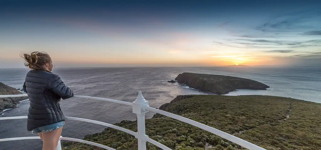 Bruny Islands Foods, Sightseeing And Exclusive Lighthouse Tour ex Hobart