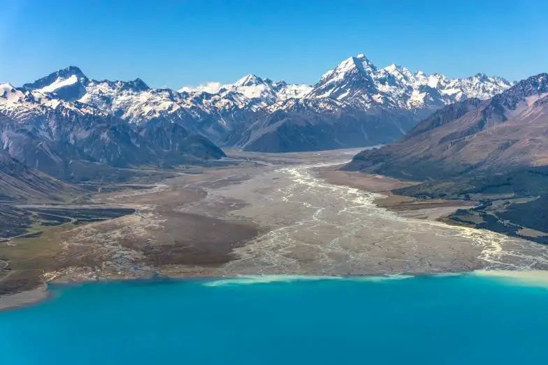 Aoraki Mount Cook Helicopter Flight with Mountain Landing