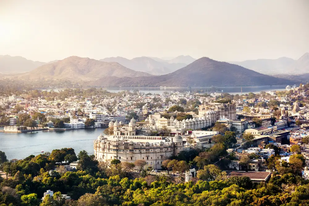 15 Day Uncover India Tour: Delhi to Goa | G Adventures 18-30's