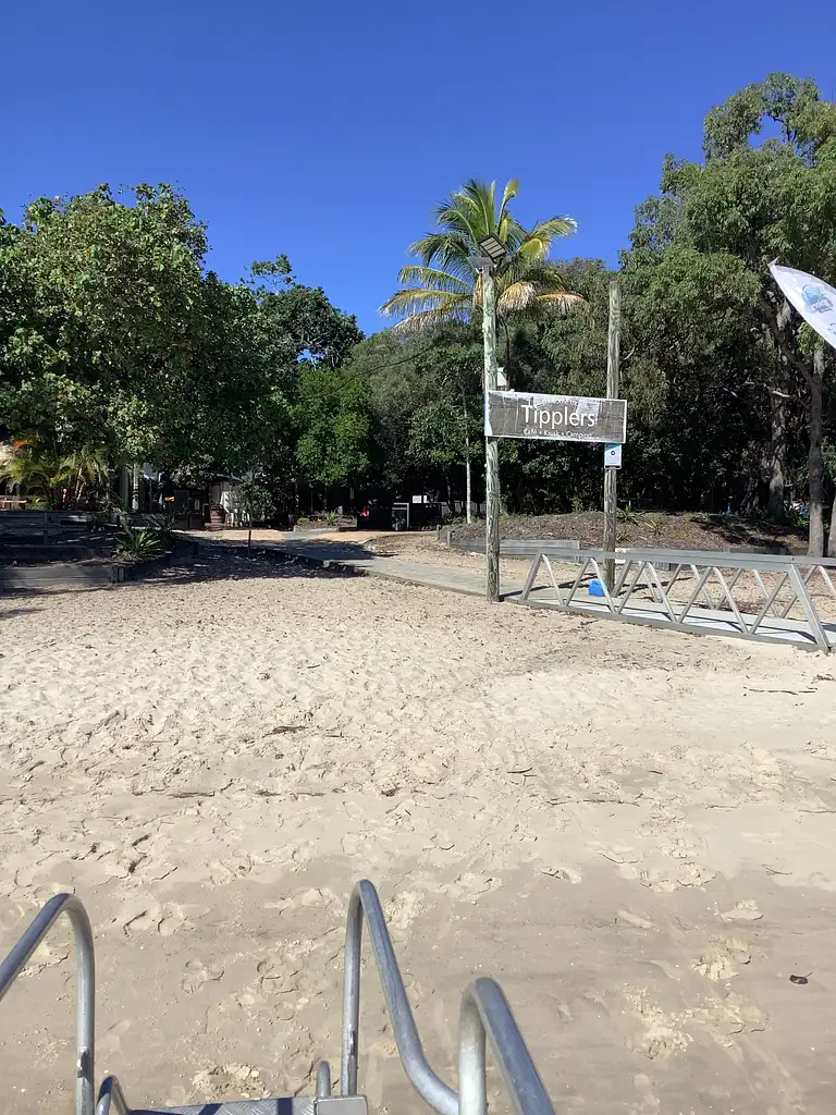 Tour to Tipplers on South Stradbroke Island from Gold Coast