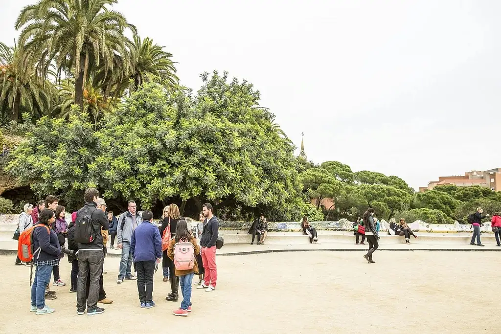 Park Güell Skip-The-Line Ticket And Guided Tour