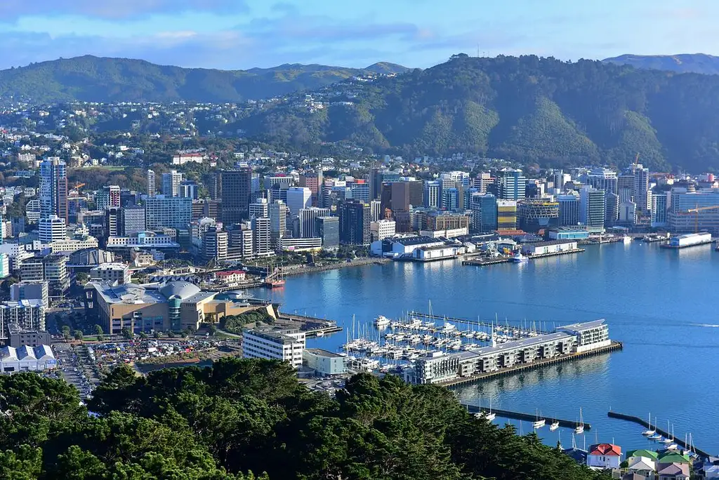 11 Day NZ South to North Island Adventure | Christchurch to Auckland | Haka Tours