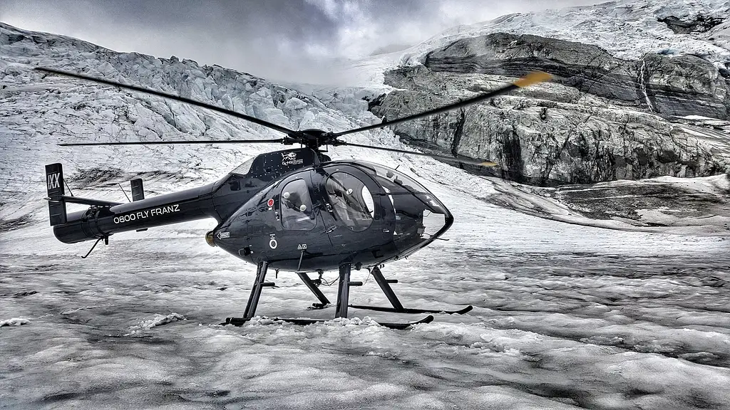 35-minute Pilot's Choice Helicopter Flight with Snow Landing