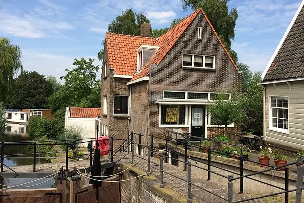 Amsterdam countryside full-day private guided bike tour