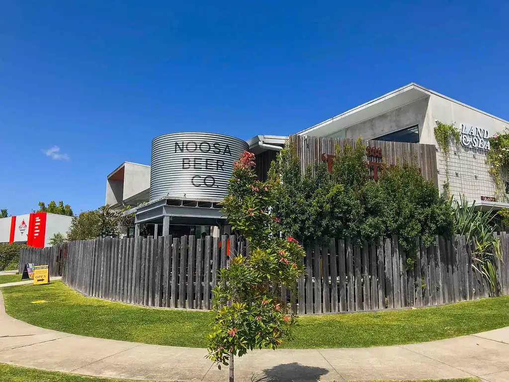 Secrets of Noosa Tour with Oceanview Lunch - Day Tour