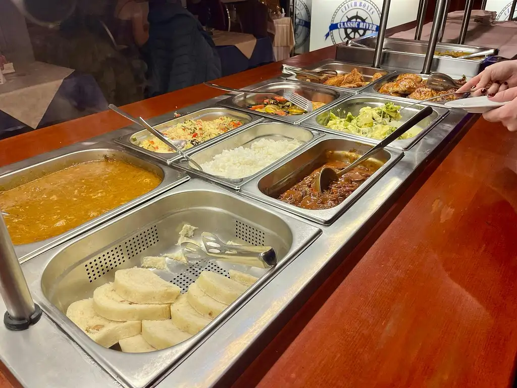 Prague Evening Cruise with Buffet-Style Dinner