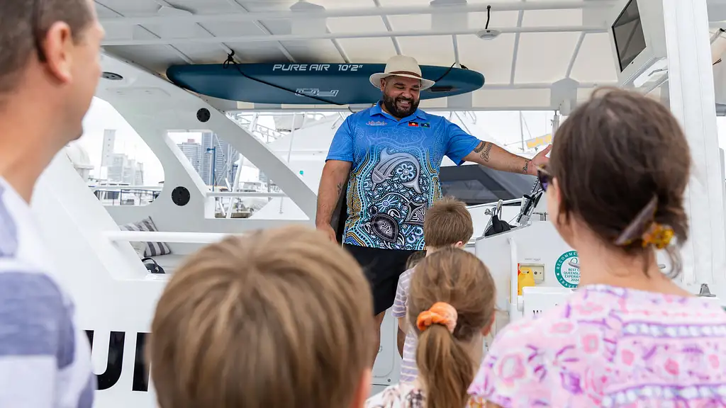 2.5 Hour Cruise with Culture Jellurgal Walkabout Tour