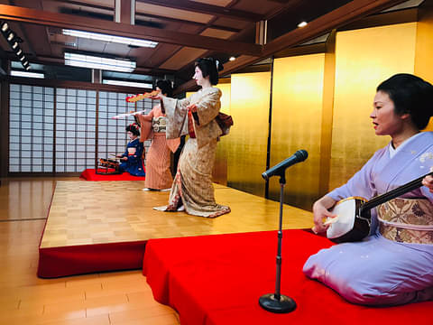 Geisha Entertainment Show and Multi-course Japanese Meal