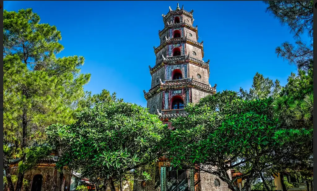 Half-day Tour Hue Imperial City and Boat Trip on the Perfume River