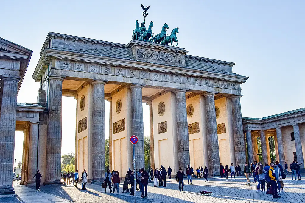 34 Day Ultimate Europe: Berlin, Tuscany & Greek Temples | G Adventures 18-35's