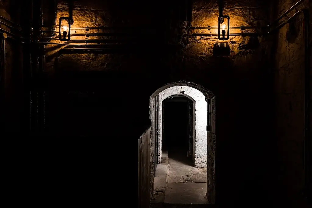 Edinburgh Witches Old Town Walking Tour and Underground Vault