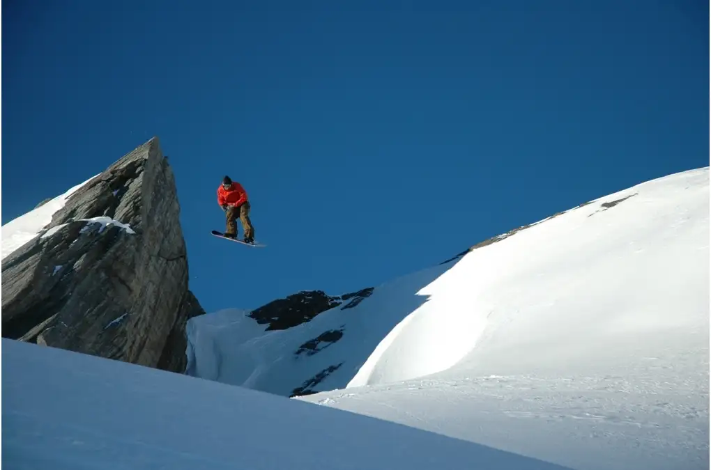 Heli Ski Experience | 4 Runs, 1 Day (Intermediate and Advanced Ability)