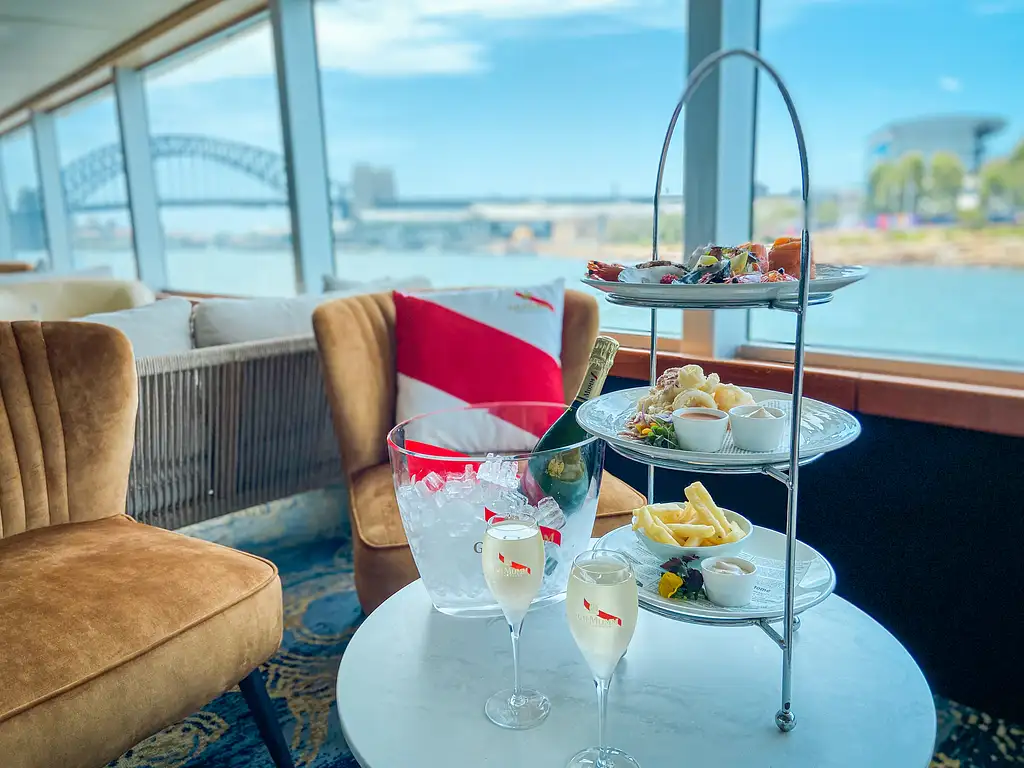 GH Mumm Champagne Harbour Bar