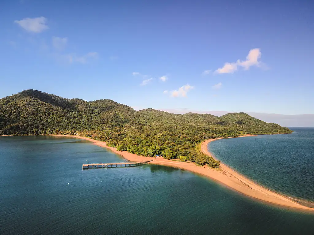 Explore Dunk Island Day Tour | From Cairns
