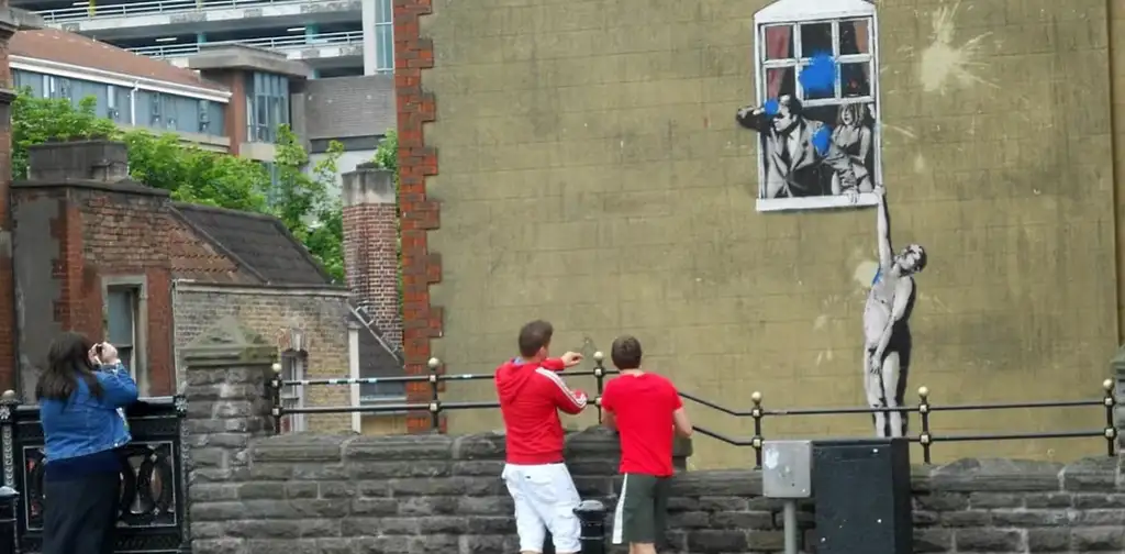 Banksy's Bristol | Half Day Private Tour
