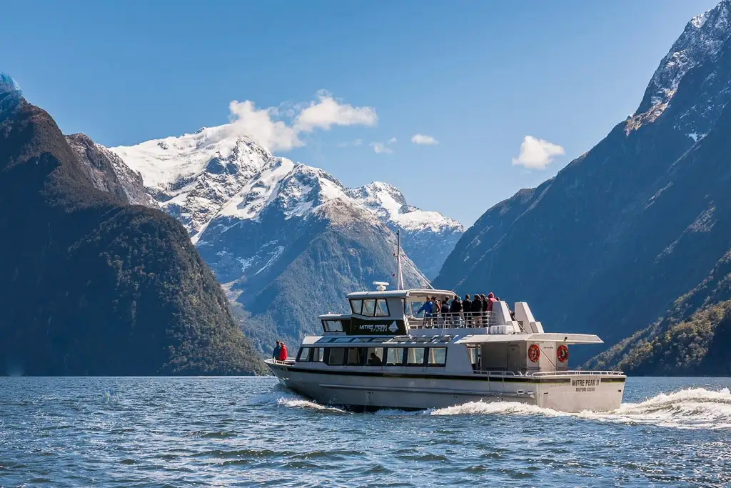 Milford Sound Fly-Cruise-Heli | From Queenstown