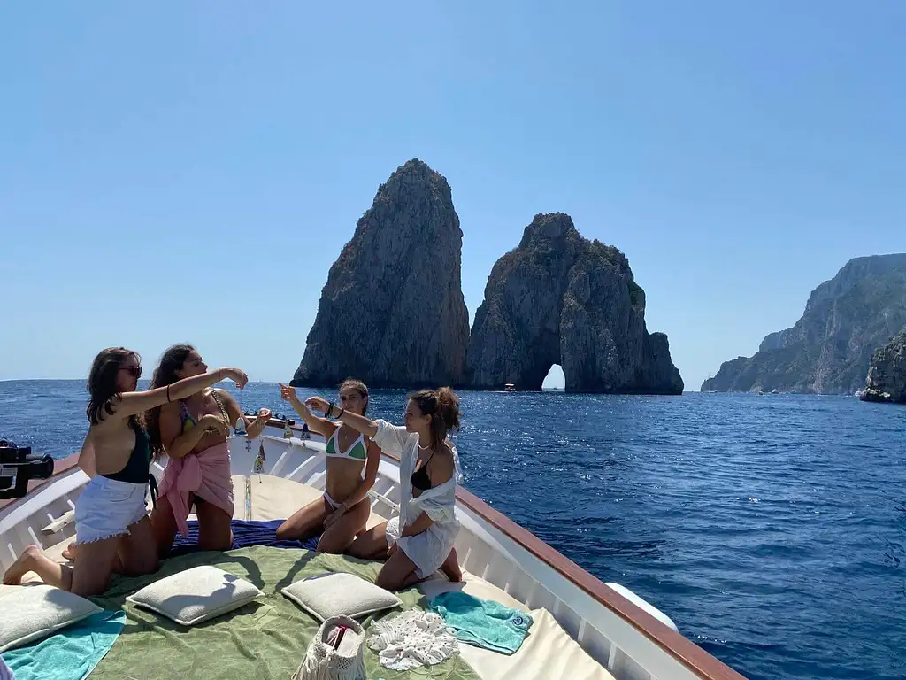 Capri Boat Experience: Living la Dolce Vita