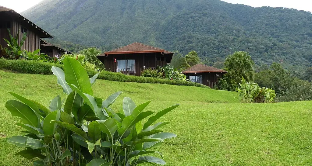 6 Days Costa Rica: Volcanoes, Cloud Forests & Zip-Lines | G Adventures 18-35's