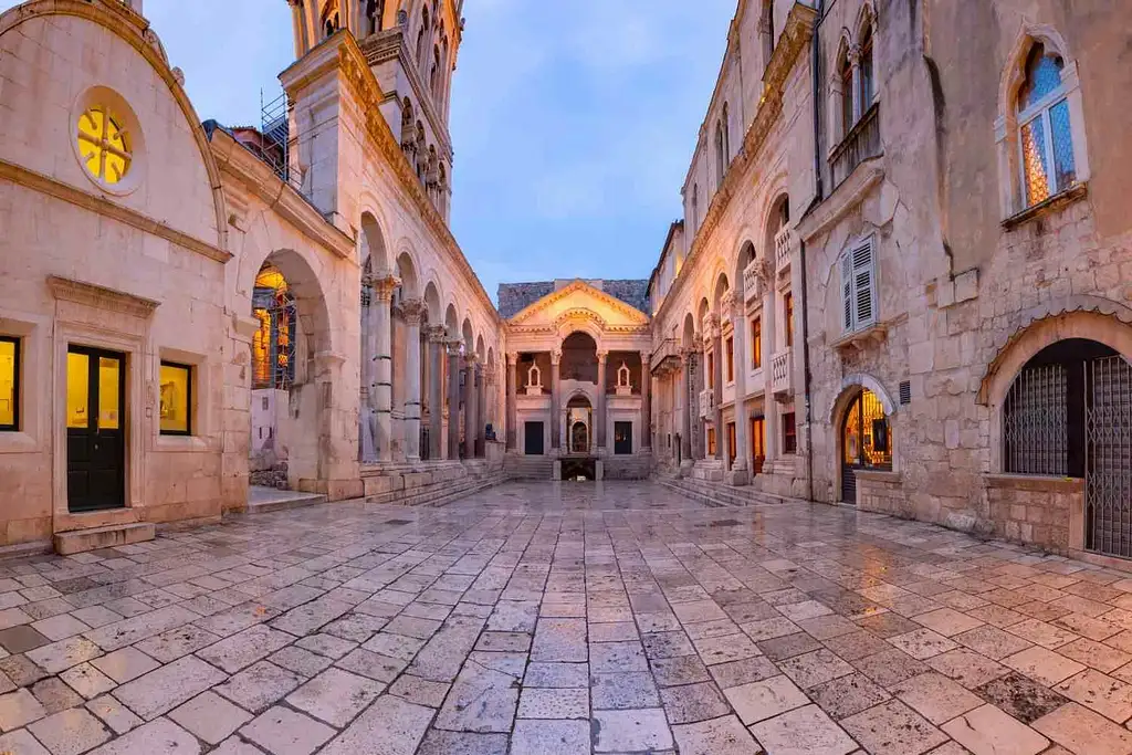 Split Old City and Diocletian's Palace Private Evening Tour