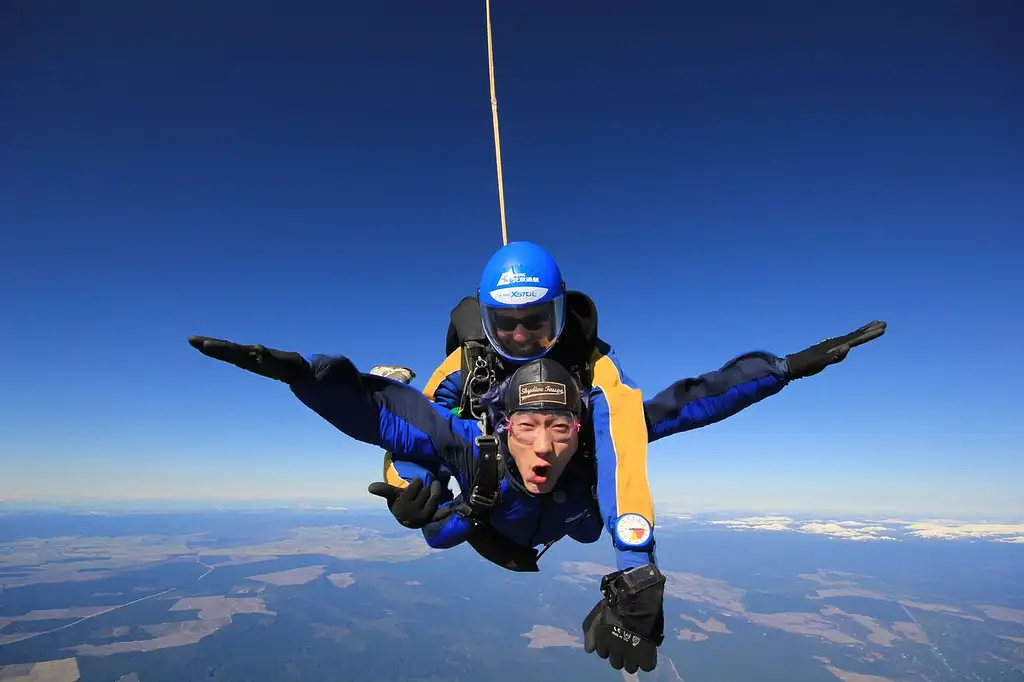 Skydive Taupo: Tandem Skydiving up to 15,000ft