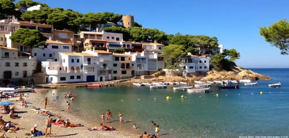 Empuries Private Tour and Boat Ride from Barcelona