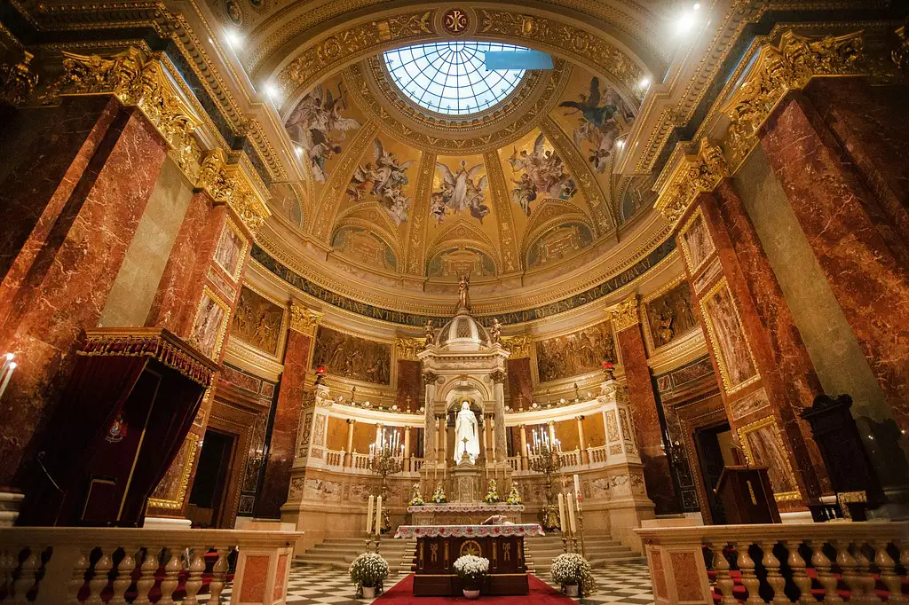 St. Stephen’s Basilica Tour with Tower Access in Budapest - Ticket with guided tour