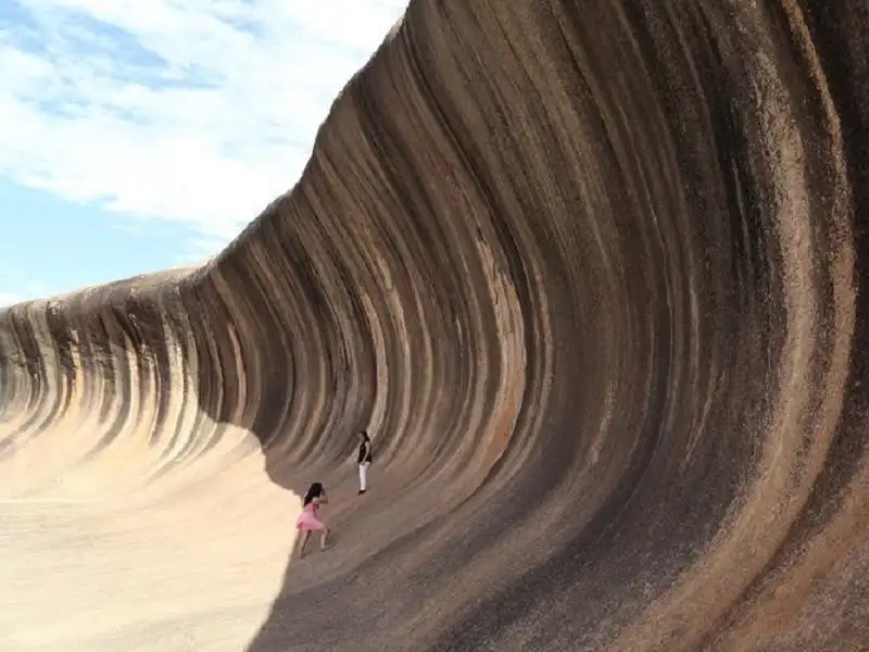 2 Days Wave Rock, York, Wildflowers & Aboriginal Culture Outback Experience