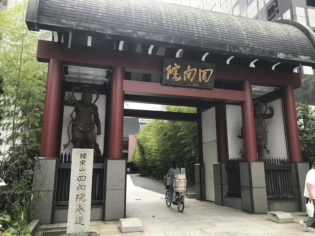 Ryogoku guided tour with chanko-nabe lunch
