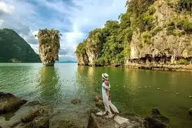 Phi Phi & Maiton Island by Catamaran | Small Group Tour