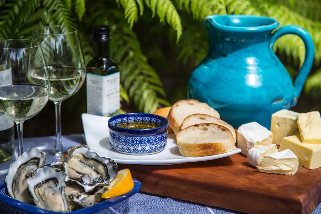 Gourmet Food And Wine Tour On Waiheke Island