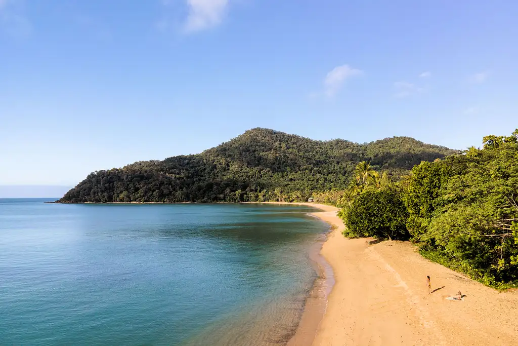 Explore Dunk Island Day Tour | From Cairns